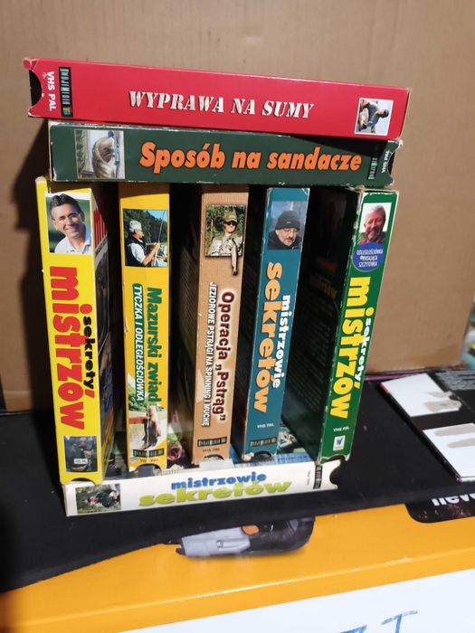 Kasety VHS o tematyce wędkarskiej
