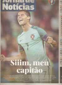 Cristiano Ronaldo Siiim ! em capa de jornal 2016