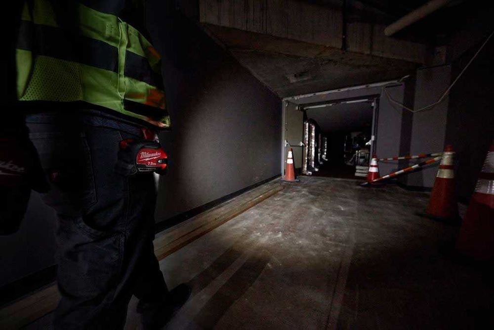 Рулетка метрична Milwaukee з LED підсвіткою