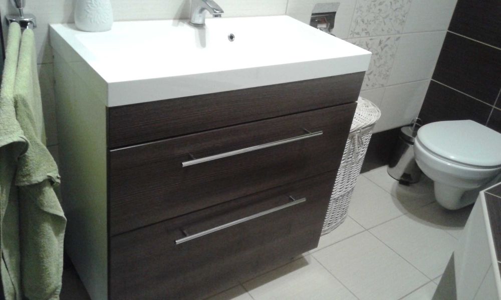 Montaż, skręcanie, naprawa i przeróbki mebli z paczek i innych.