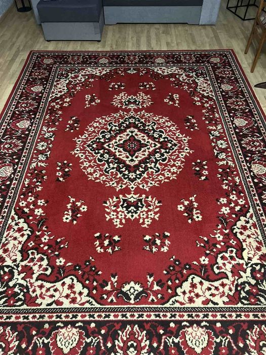 Продам килим 2,50 на 3.30