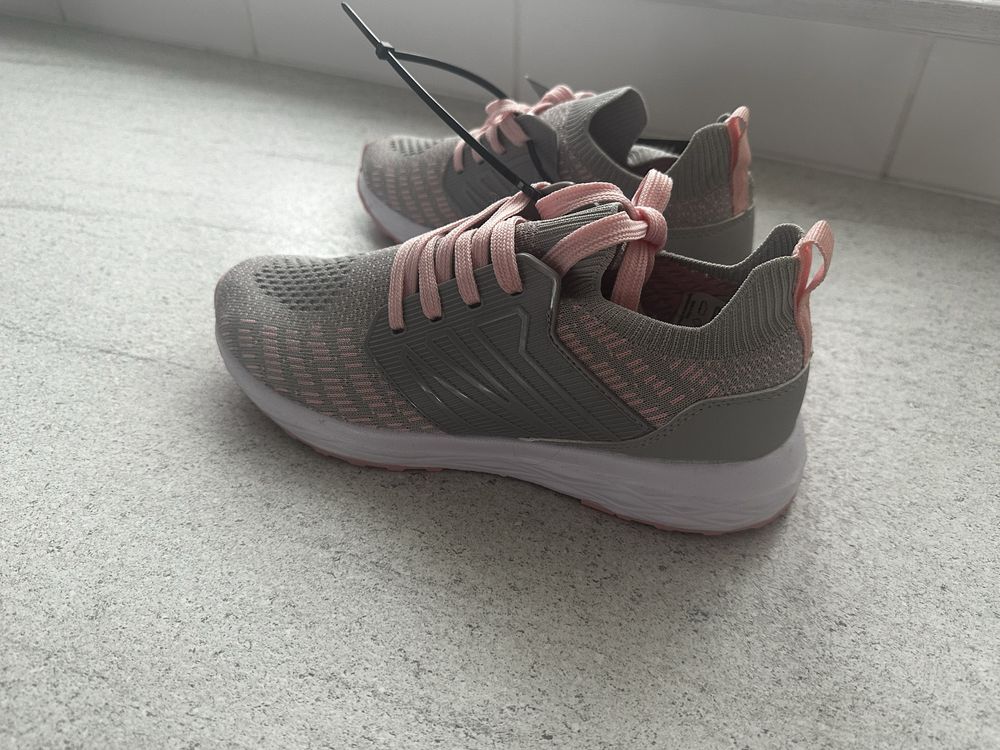 Adidasy buty sportowe r 38 nowe z metka