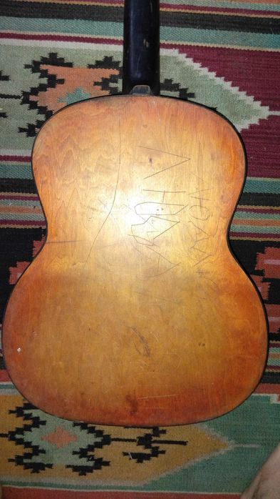 Гітара 7 струн ( зроблена на 6 струн)