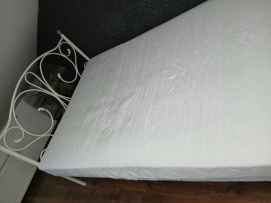Metalowe białe łóżko Glamour plus Materac i stelaż
