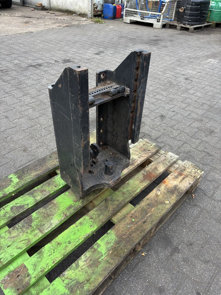 Konsola zaczepu Sauermann Case New Holland Steyr