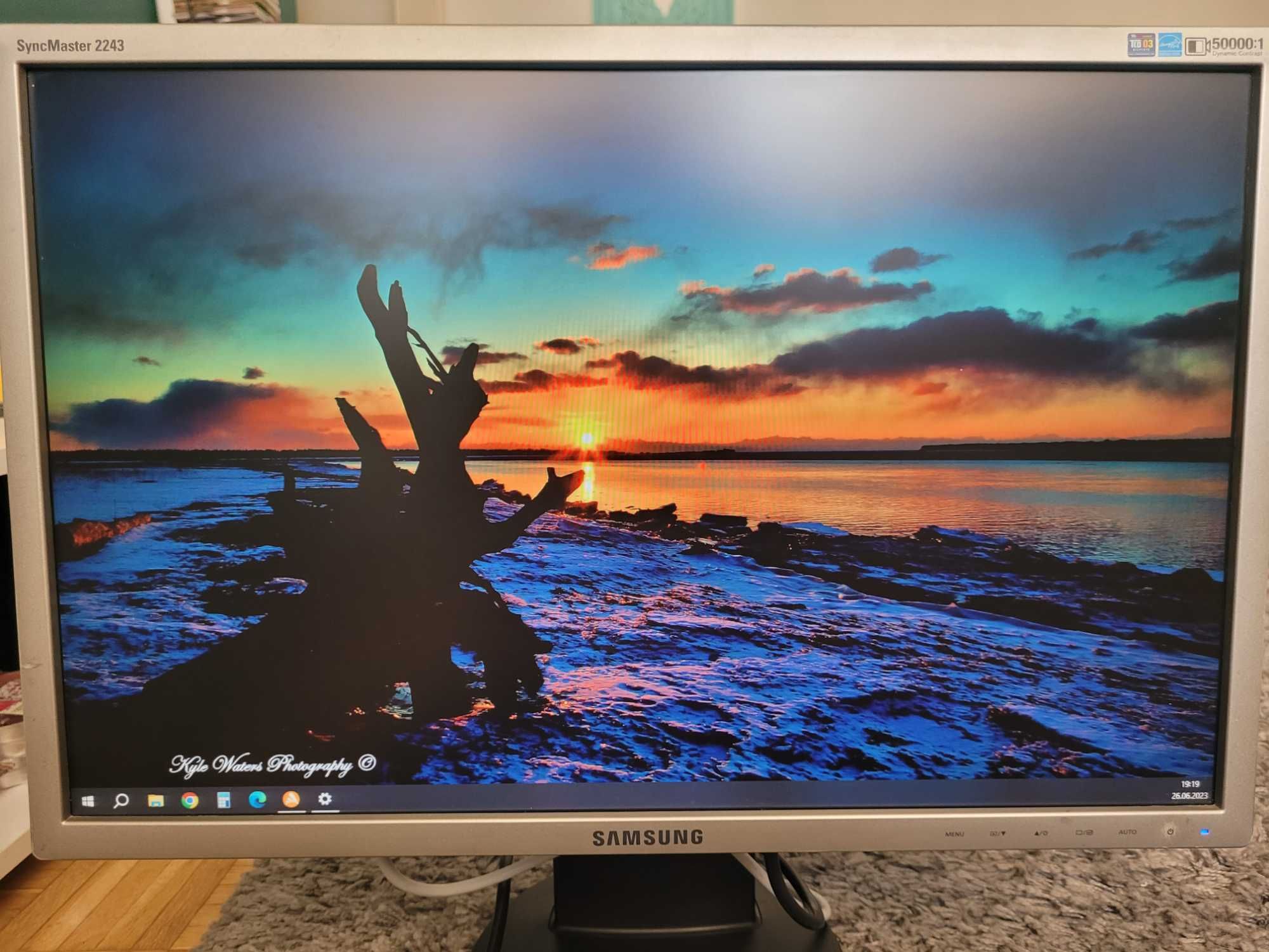 Monitor Samsung SyncMaster 2243 22" 1680x1050 DVI D-SUB Klasa A