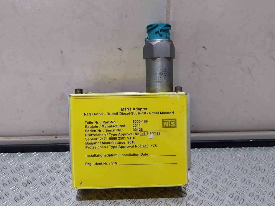 IMPULSATOR VDO TACHOGRAF ADAPTER M1N1 TOYOTA DYNA R2008 3,0 DISEL