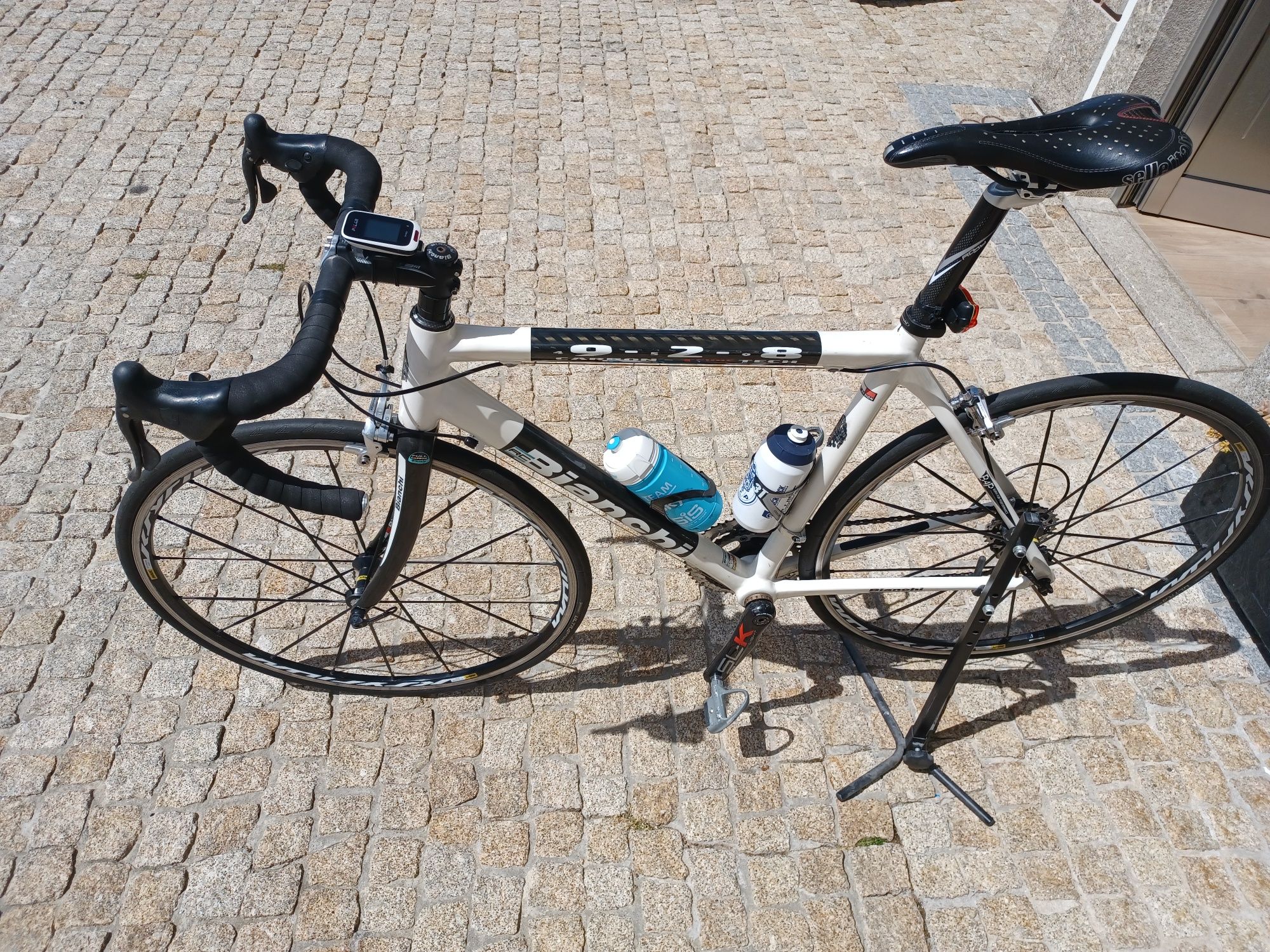 Bianchi de estrada troco por moto