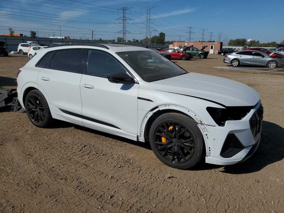Бампер 2022 AUDI E-TRON CHRONOS Q4 Q5 Q7 Q8 ауди розборка