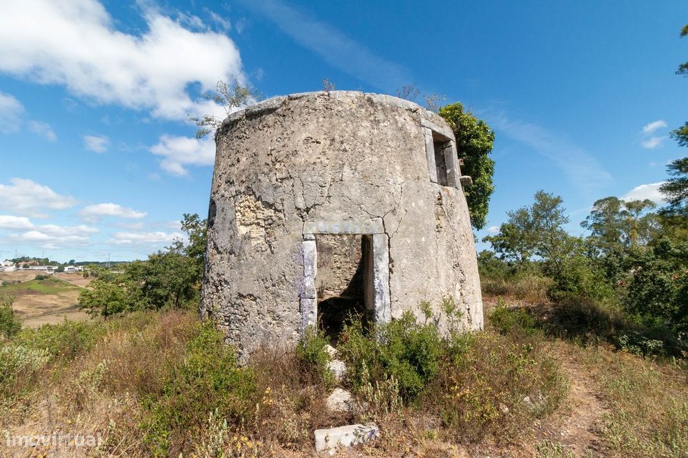 Moinho com terreno Porto de Mós