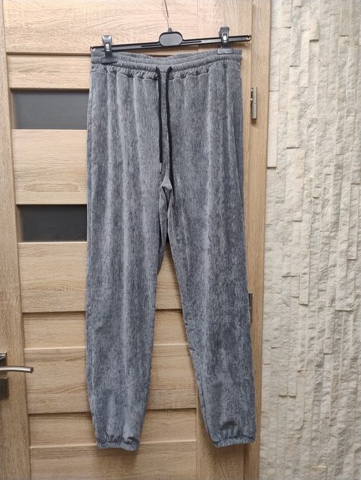 Włoskie spodnie dresowe damskie M/L