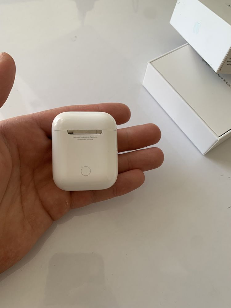 Продам Навушники Airpods 2 оригінал А1602