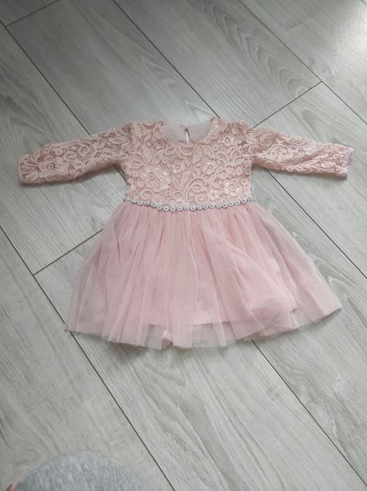 Paka ubranek dla dziewczynki rozmiar 68