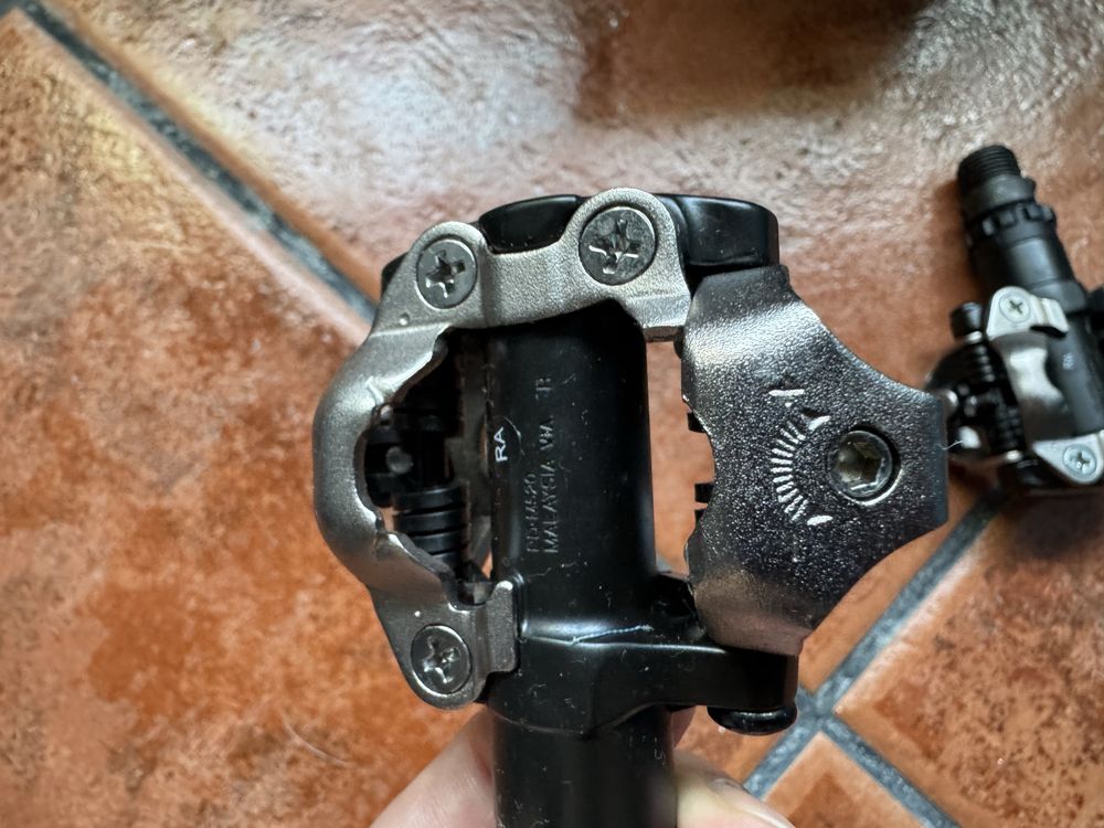 Pedais Shimano PD-M520