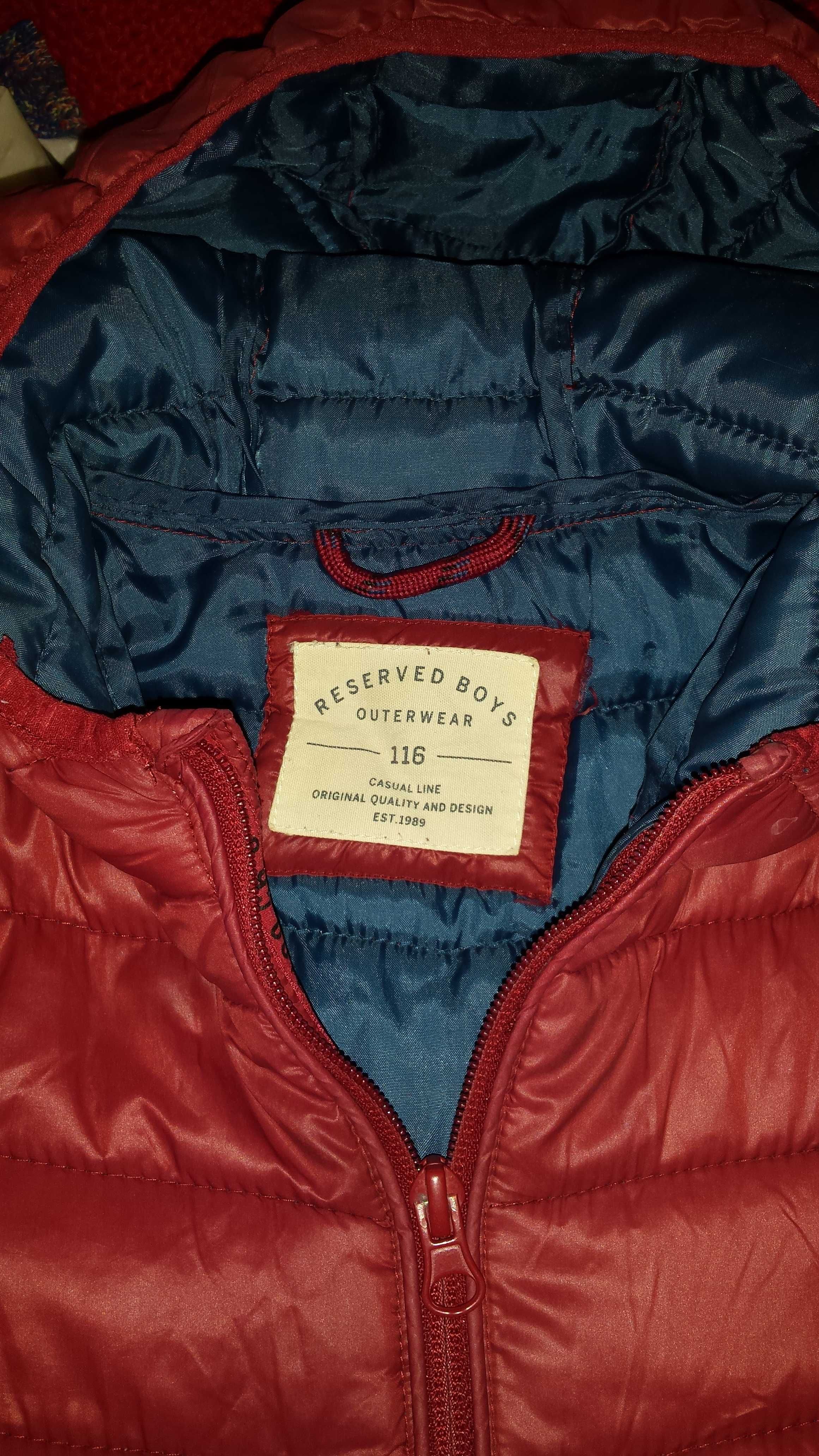 Детская одежда  Демисезонная стёганая курточка Reserved на рост 116 см