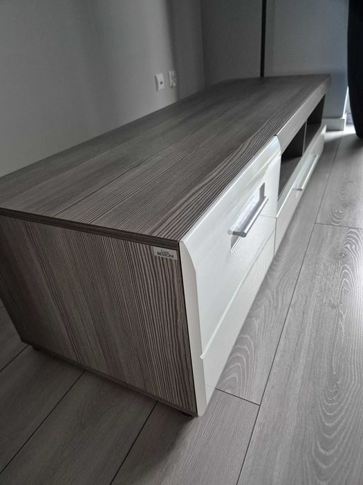 Meble i stół  do salonu