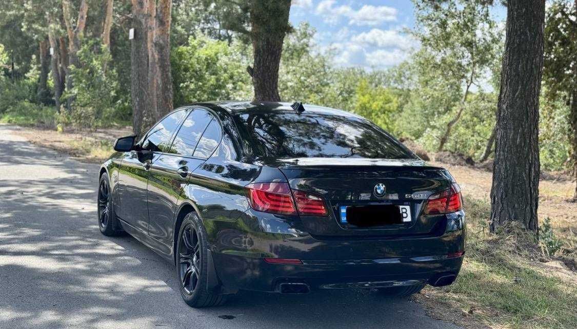 BMW 550i 2011 рік