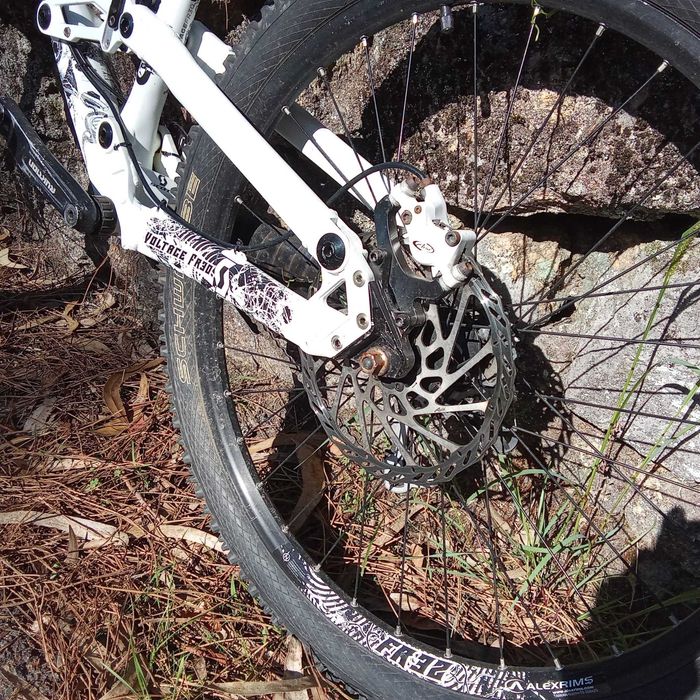 Bicicleta de Alto Desempenho – Ideal para Trilhos