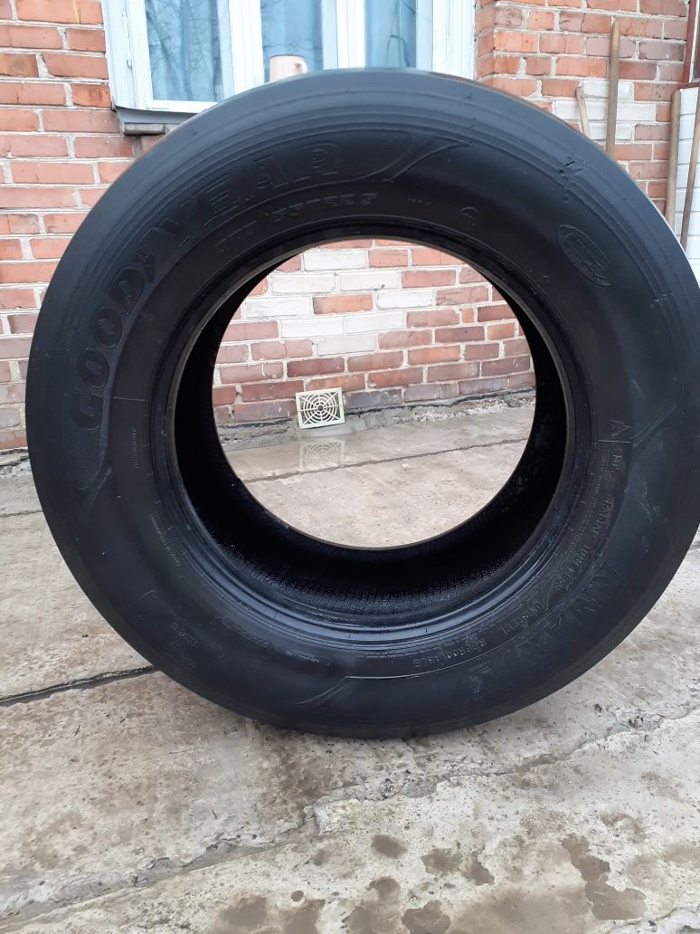 Шина 385 / 55 R 22,5