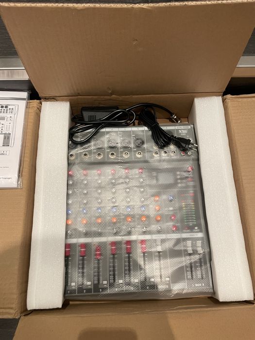 Mesa de Mistura Profissional de 6 Canais com leitor USB NOVA!!!