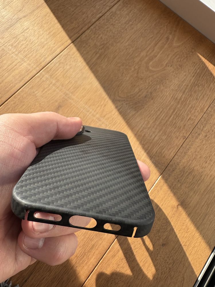 Чехол на iphone 16