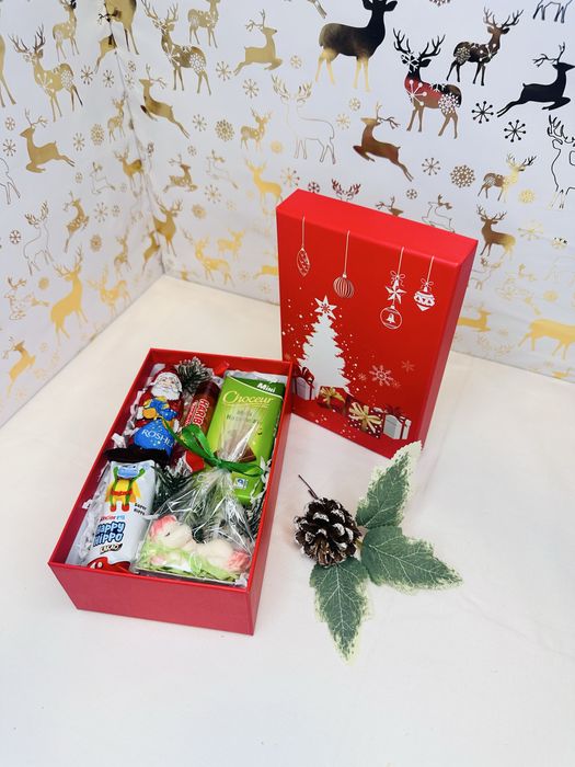 Подарункові Новорічні бокси/ СОЛОДКІ НАБОРИ KINDER ТА NUTELLA