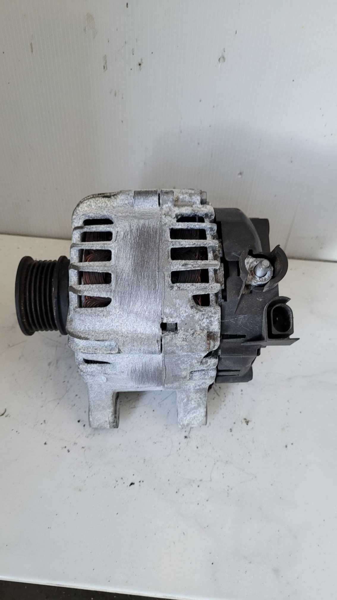 Alternador FORD FIESTA 1.4 TDCI 2012