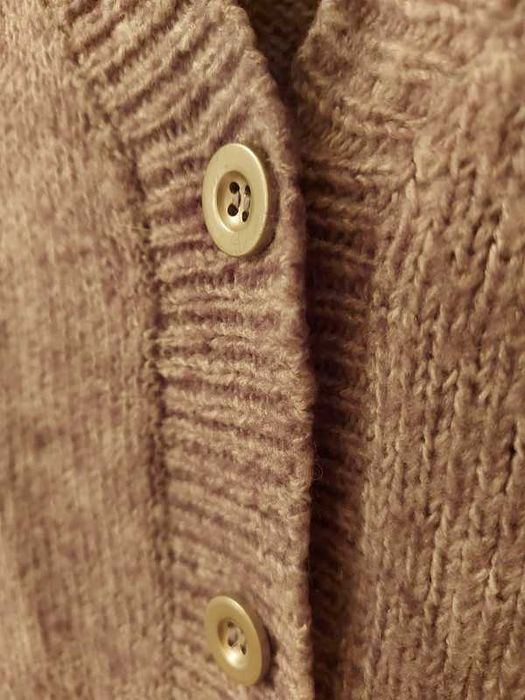 Długi kardigan Red Label — miękki ciepły z kieszeniami retro cozy look