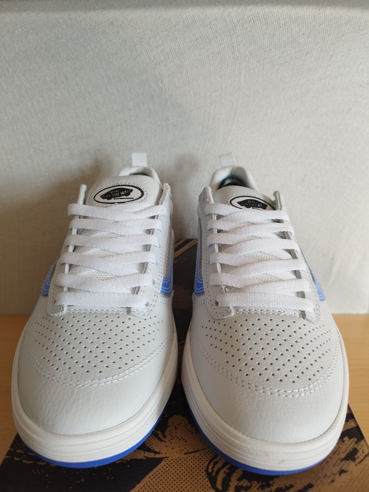 Vans tamanho 40 novos.