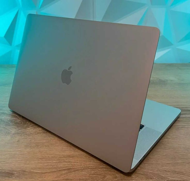 MacBook Pro 16" (2021) i7/16GB/512GB відмінний стан