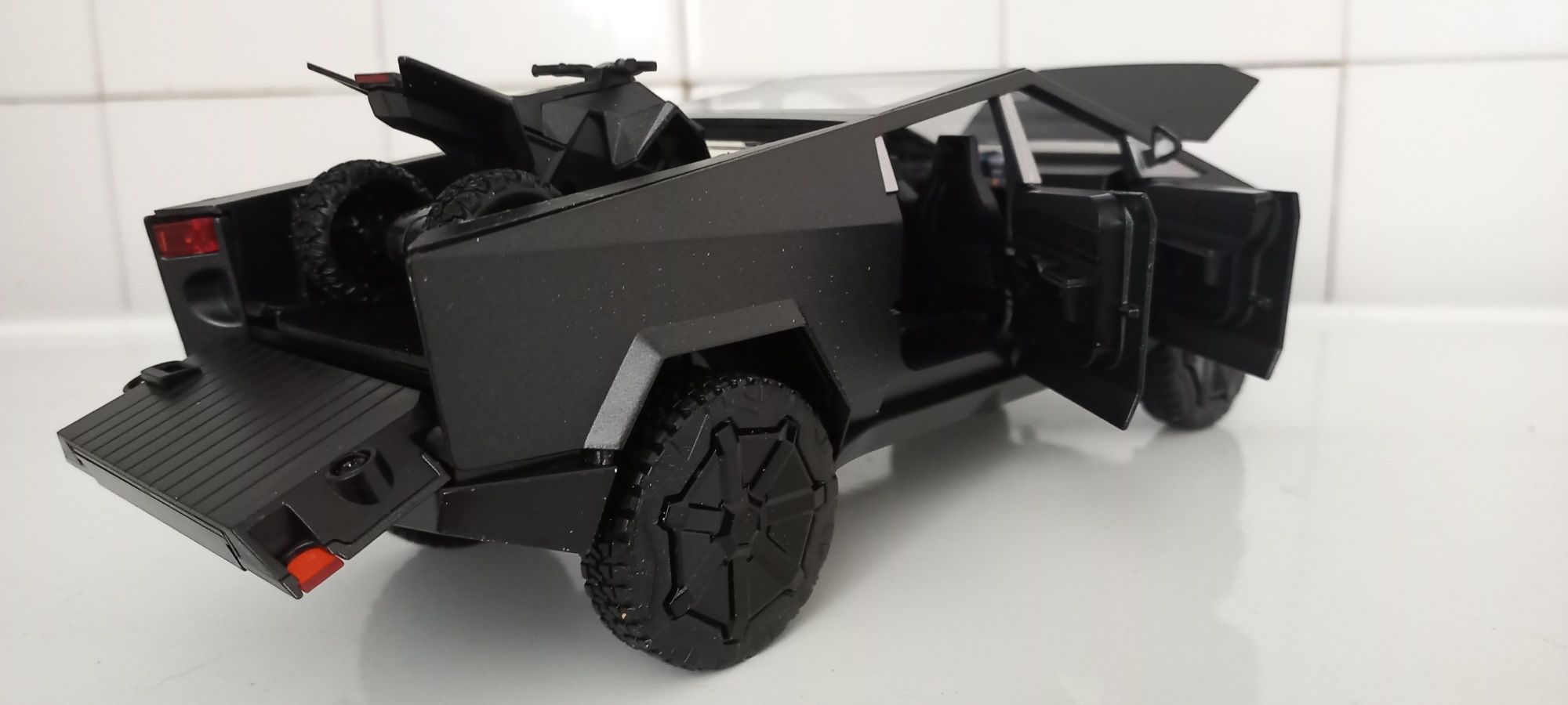 Tesla Cybertruck  miniatura esc 1/24