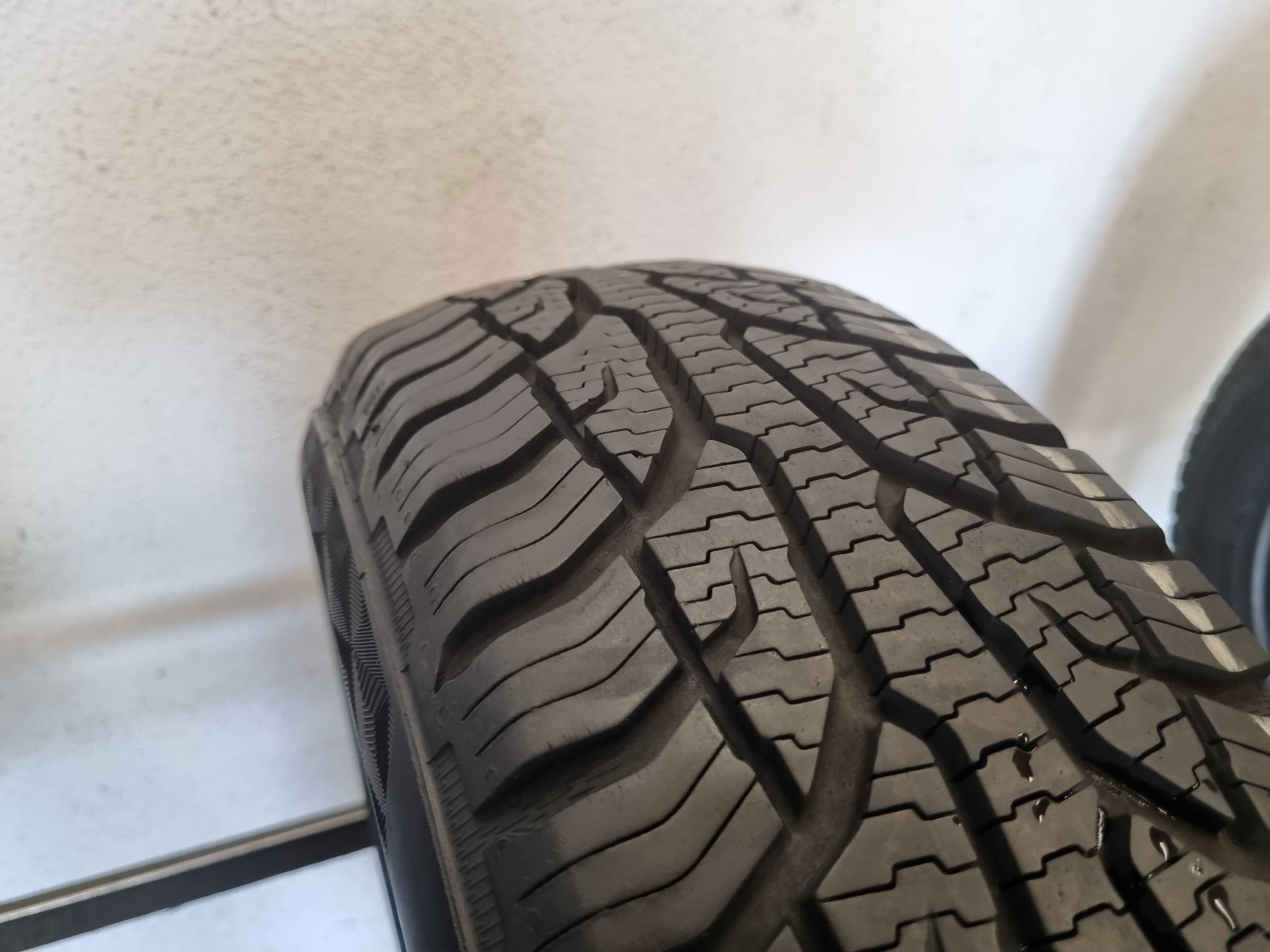 175/65/14 82T Uniroyal AllseasonExpert 2 D.4520