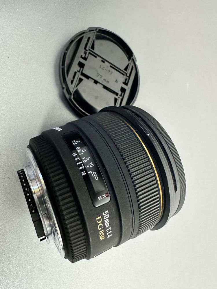 Obiektyw Sigma 50 1:4 EX DG HSM Nikon F stan jak nowy.