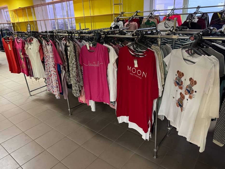 Продаж оптом по дуже низьким цінам одягу/взуття жіноче