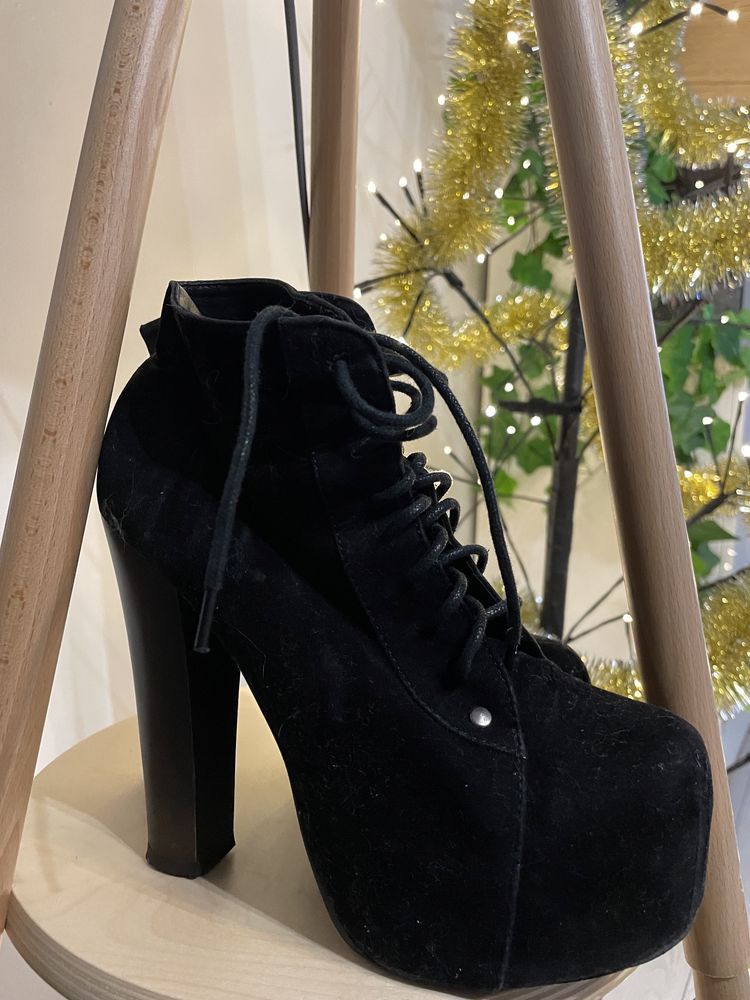 BUTY Czarne zamszowe botki na platformie 37 wysoki obcas