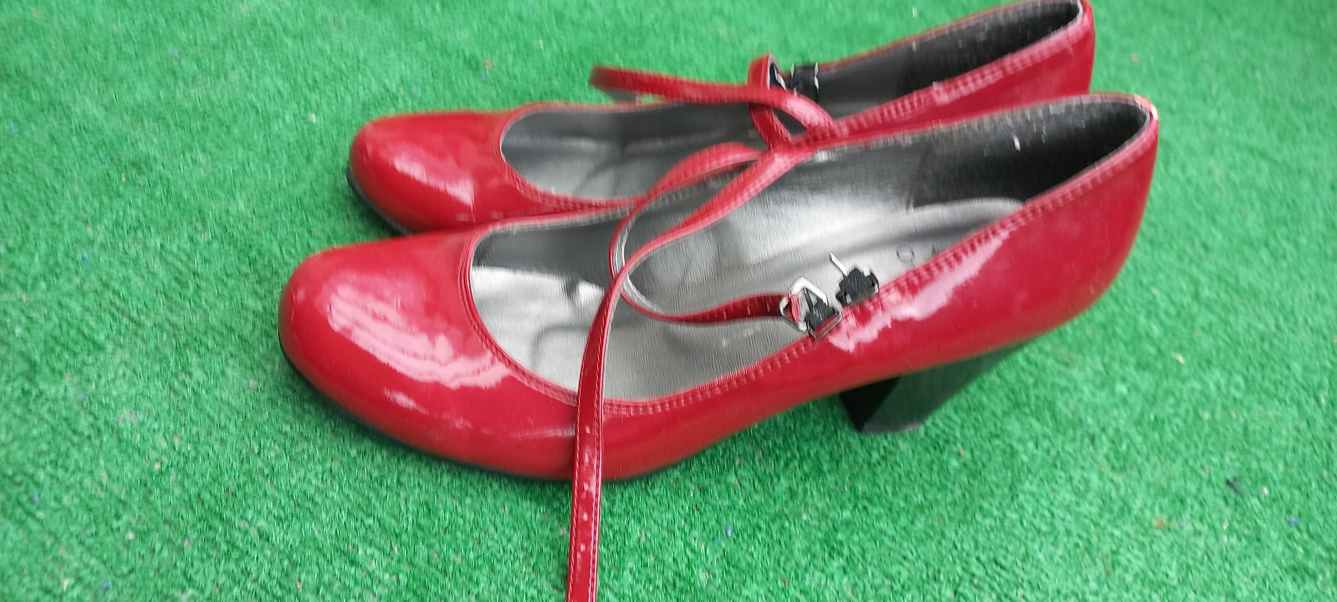 buty eleganckie damskie czerwone na obcasie r. 39