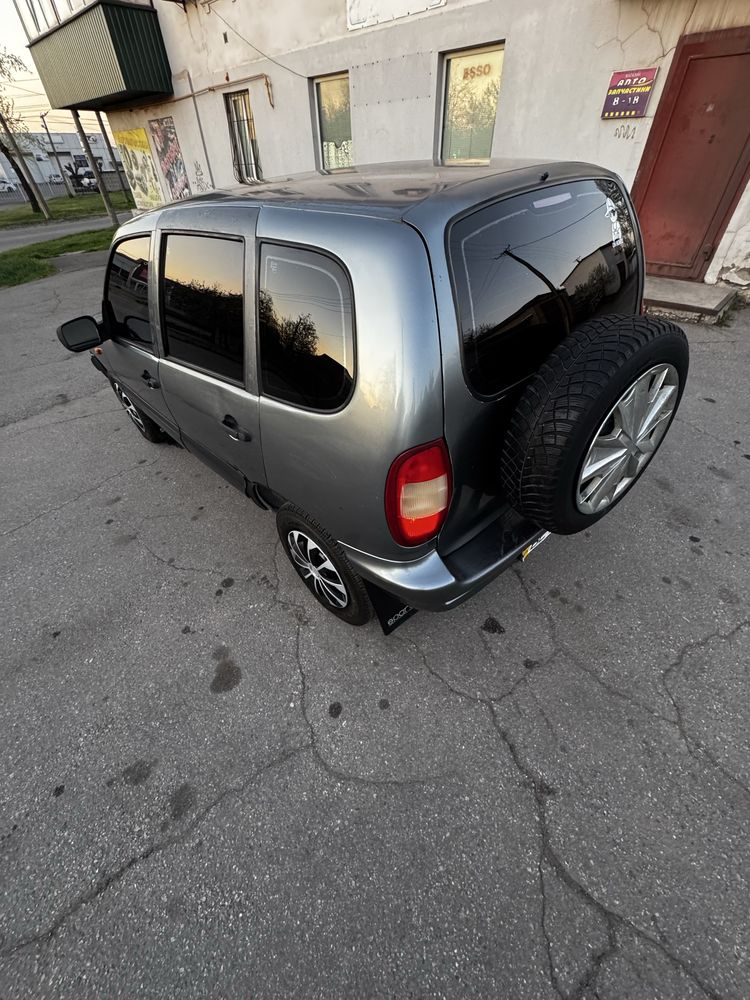 Продаю Шевроле Ніву 2008р 1.7 інжектор 4*4 ціна 3200$