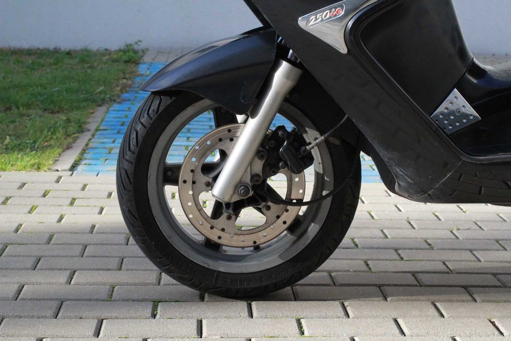 Piaggio X8 250ie (2007) | Pilot! | Transport 100km | Opłaty do 2026!