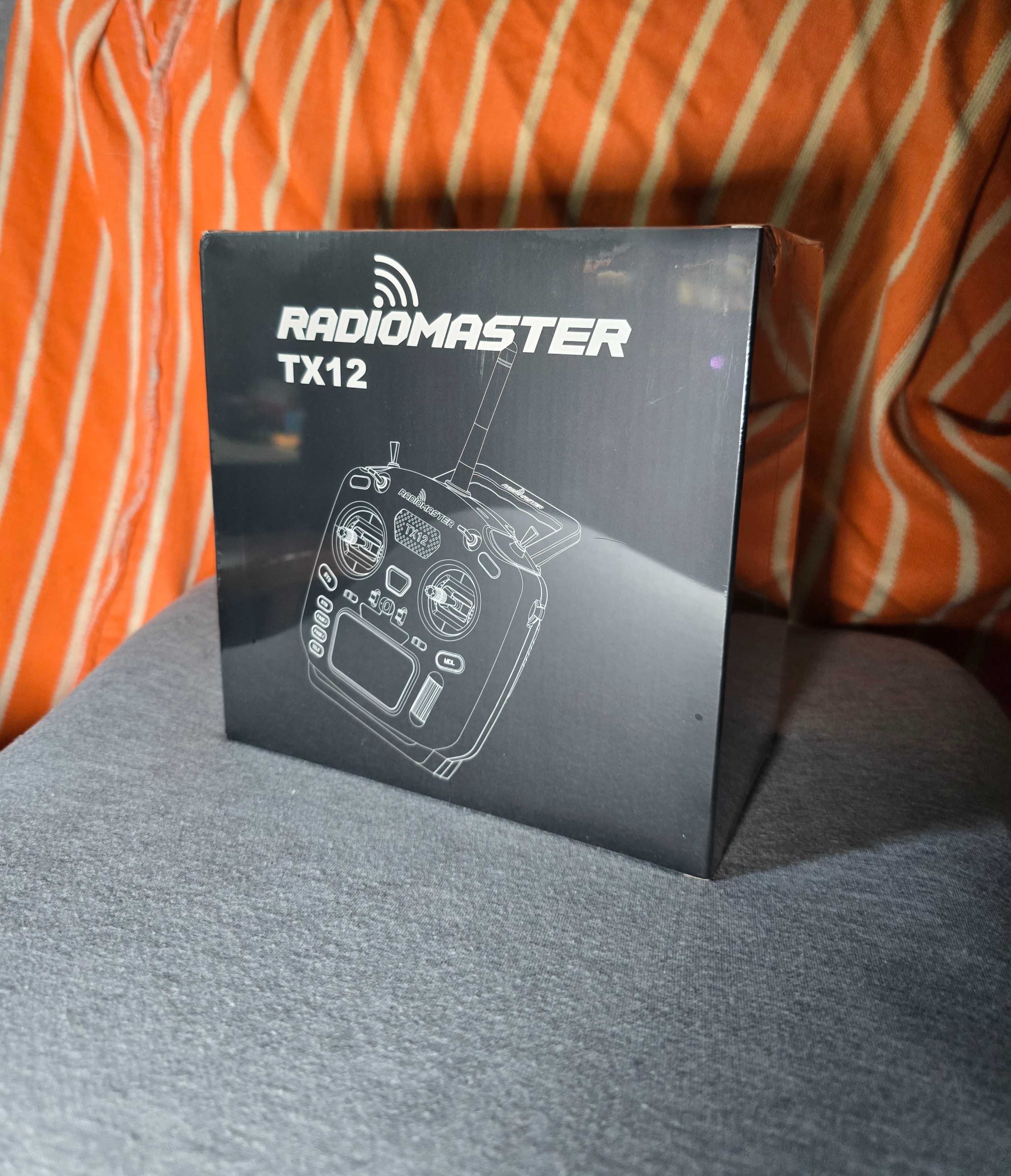 Новий Radiomaster TX12 ERLS MK2 газ зліва акуми 18650 та шнурок FPV