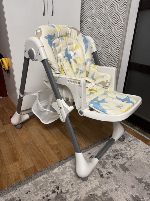 Дитячий складний стільчик для годування на колесах BAMBI