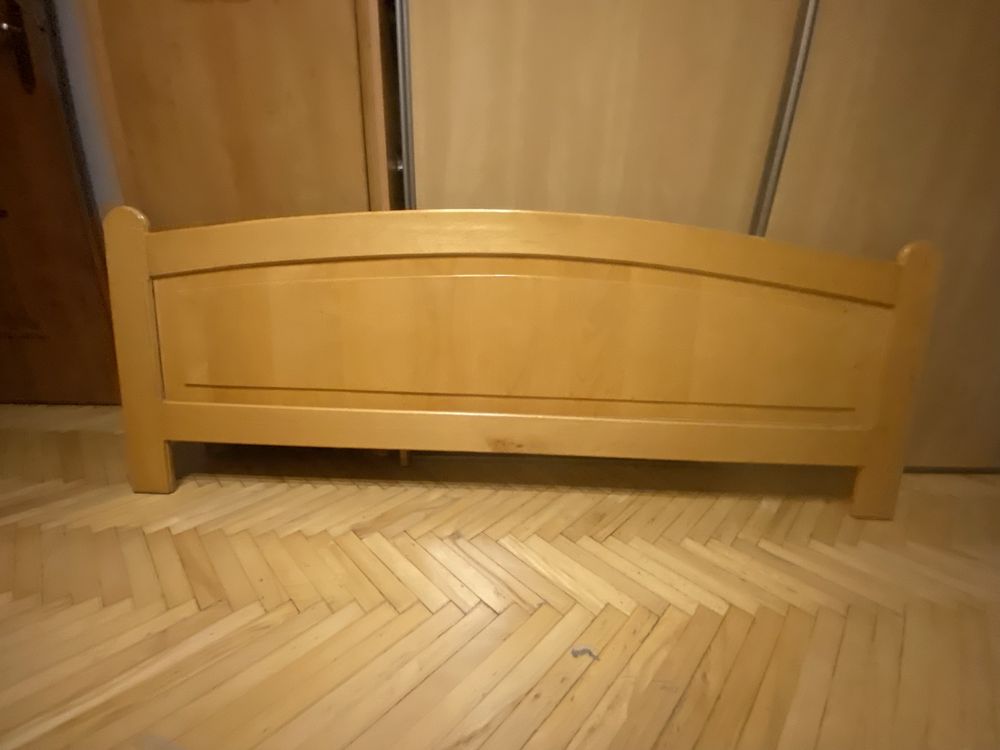 Łóżko drewniane 180cm  x 200cm