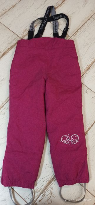 Amarantowe spodnie zimowe na szelkach dziewczynka 110/116 bdb