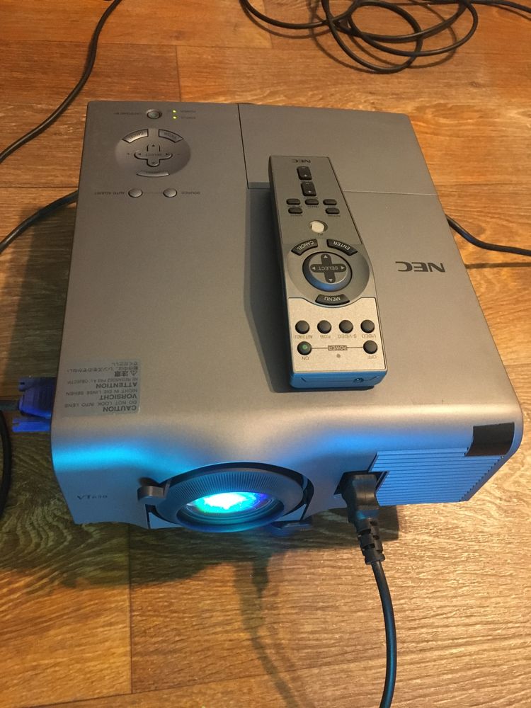 Проектор NEC VT650