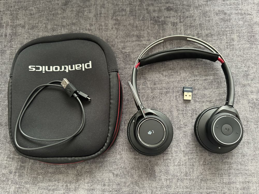Headset Poly Voyager Focus UC B825/BT700