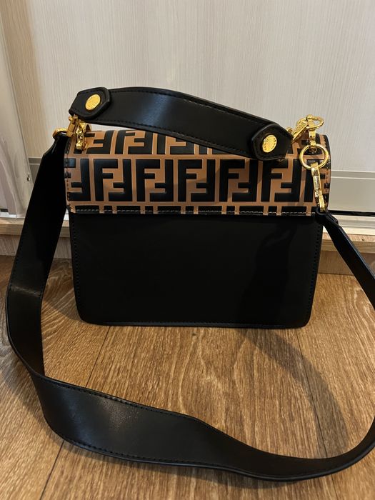 Гарна сумочка Fendi