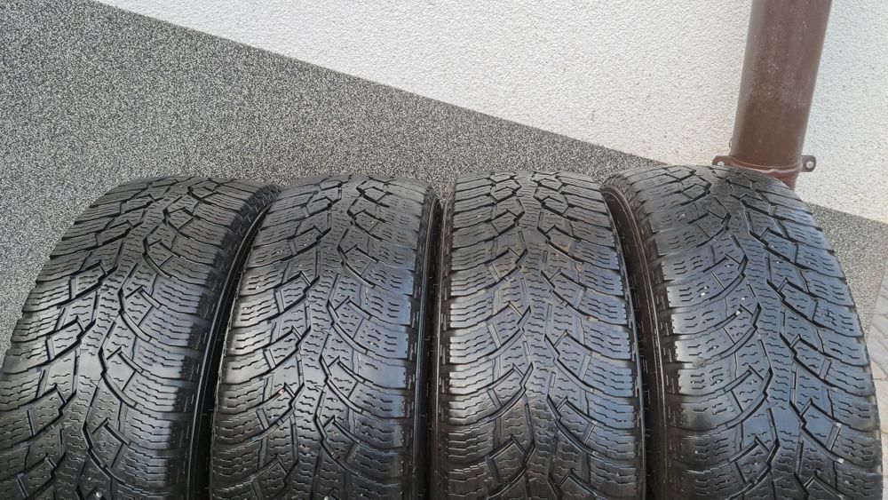 Koła zimowe Mercedes Vito Viano V Klasa 2022r 205 65 R16C Nokian 5x112