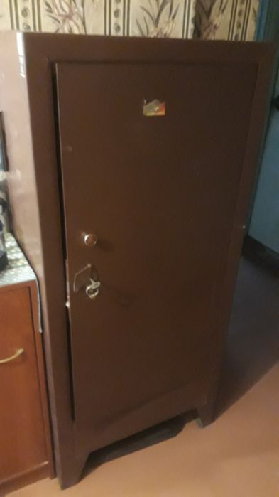 Сейф в гарному стані 2500гр
