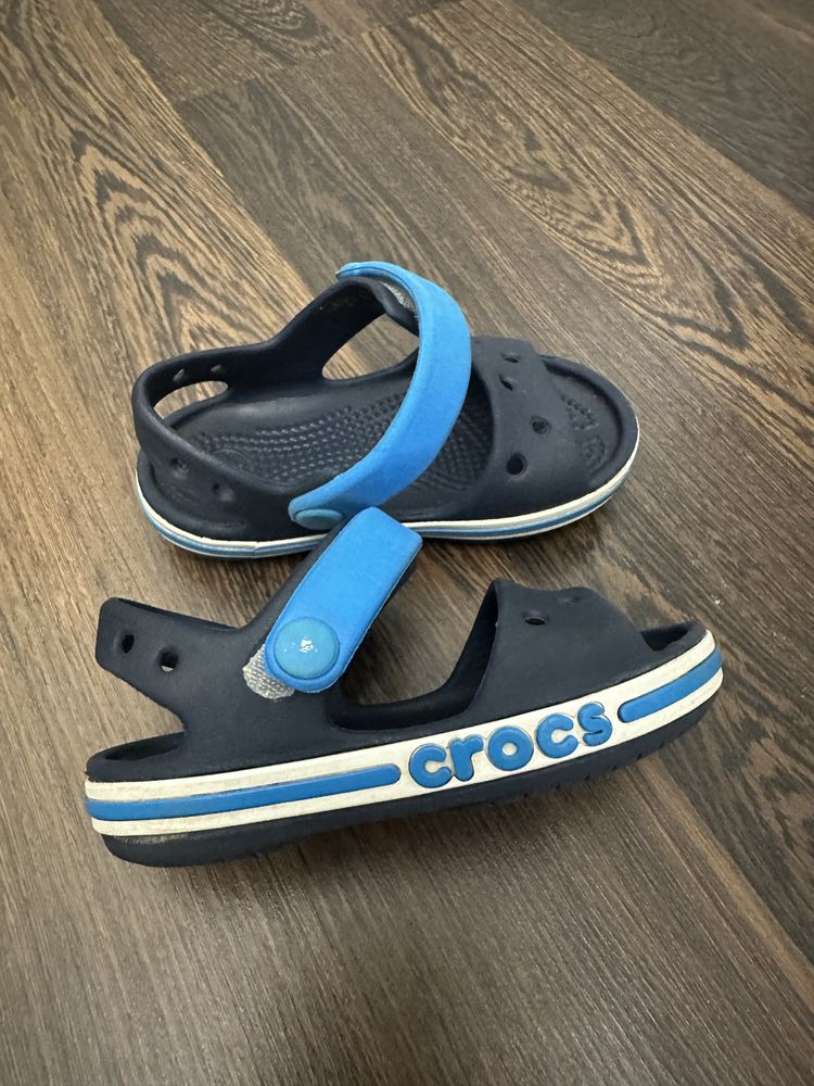 Босоніжки Crocs