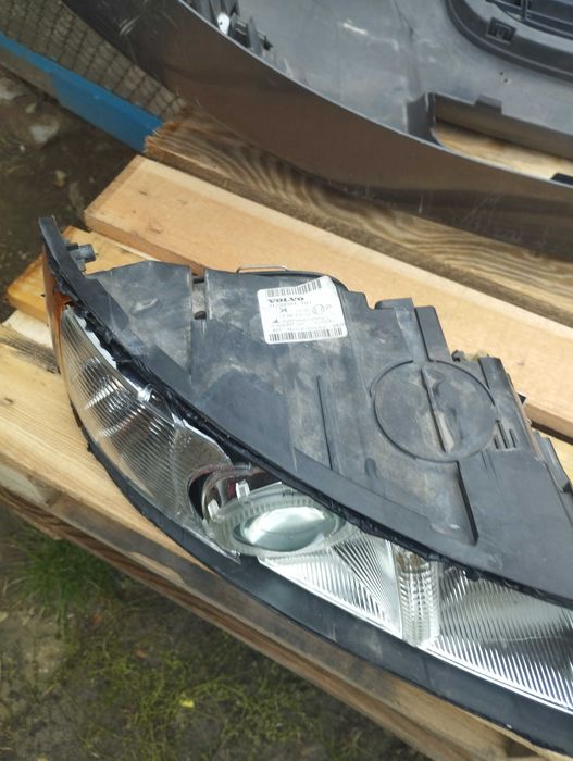 Фари передним на Вольво в 50 без стекл