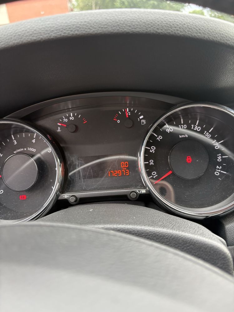 Peugeot 5008 rok prod. 2010 1,6